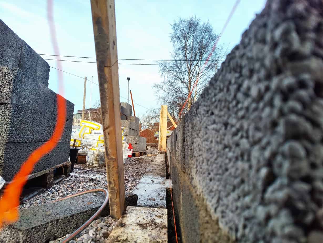 Vi fixar din husgrund eller byggnad i Örebro län Hjälp med att få en husgrund till ditt hus eller byggnad. Vi kommer ut till dig och inspekterar marken och markförhållandena. Du får en kostnadsfri offert av oss som du därefter själv får ta ställning till.